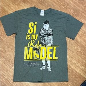 Duck Dynasty Men's Graphic Tee - green with Yellow Print medium new